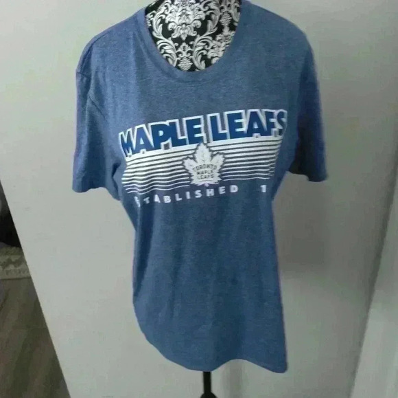 Maple leafs tee - Picture 3 of 4